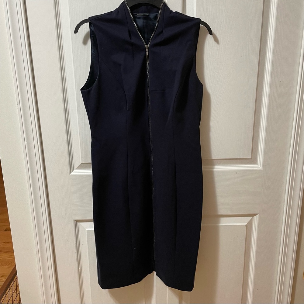 Elie Tahari Dress Size 6 Navy Blue Sleeveless Neck-Hem Zipper Lined